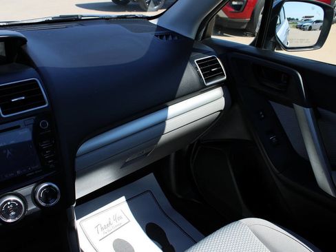 Used 2017 Subaru Forester 2.5i Premium image 18