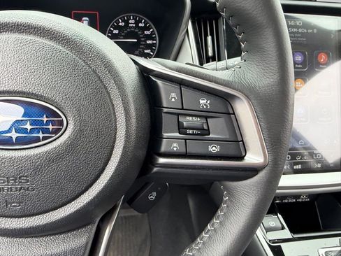 Used 2025 Subaru Outback Limited image 30