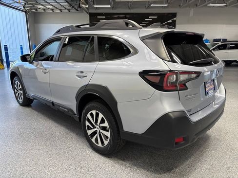 Used 2025 Subaru Outback Premium AWD/4WD image 5