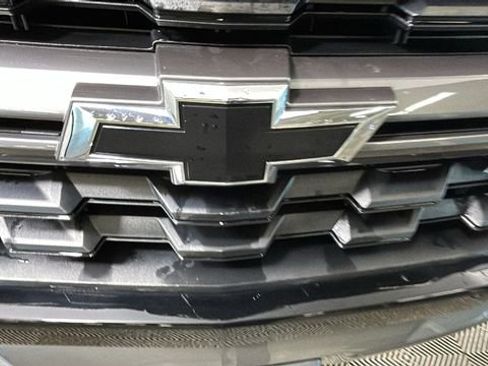 Used 2022 Chevrolet Colorado Z71 AWD/4WD image 9