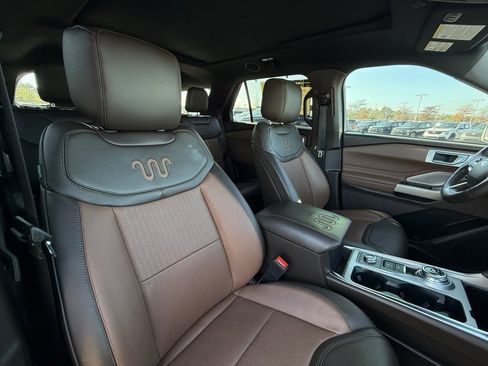 Certified 2021 Ford Explorer King Ranch w/ Premium Technology Package image 31