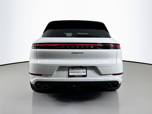 Certified 2026 Porsche Cayenne Coupe AWD/4WD image 6