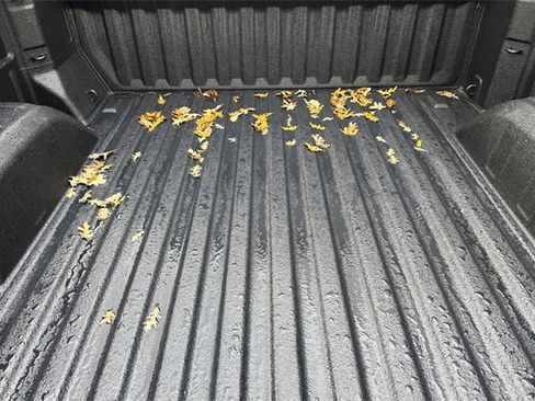 Used 2021 GMC Sierra 1500 Elevation w/ Preferred Package image 17