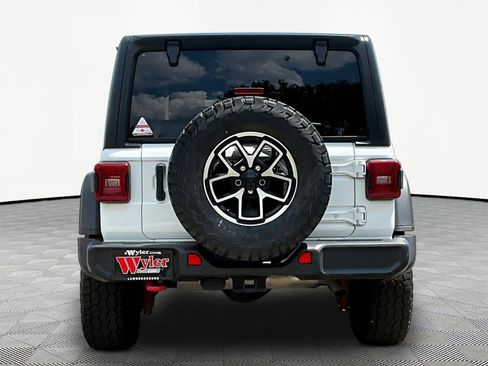 Used 2024 Jeep Wrangler Unlimited Rubicon AWD/4WD image 5