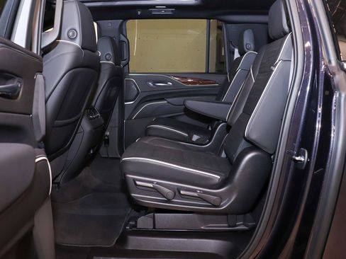 Used 2022 Cadillac Escalade ESV Premium Luxury image 20