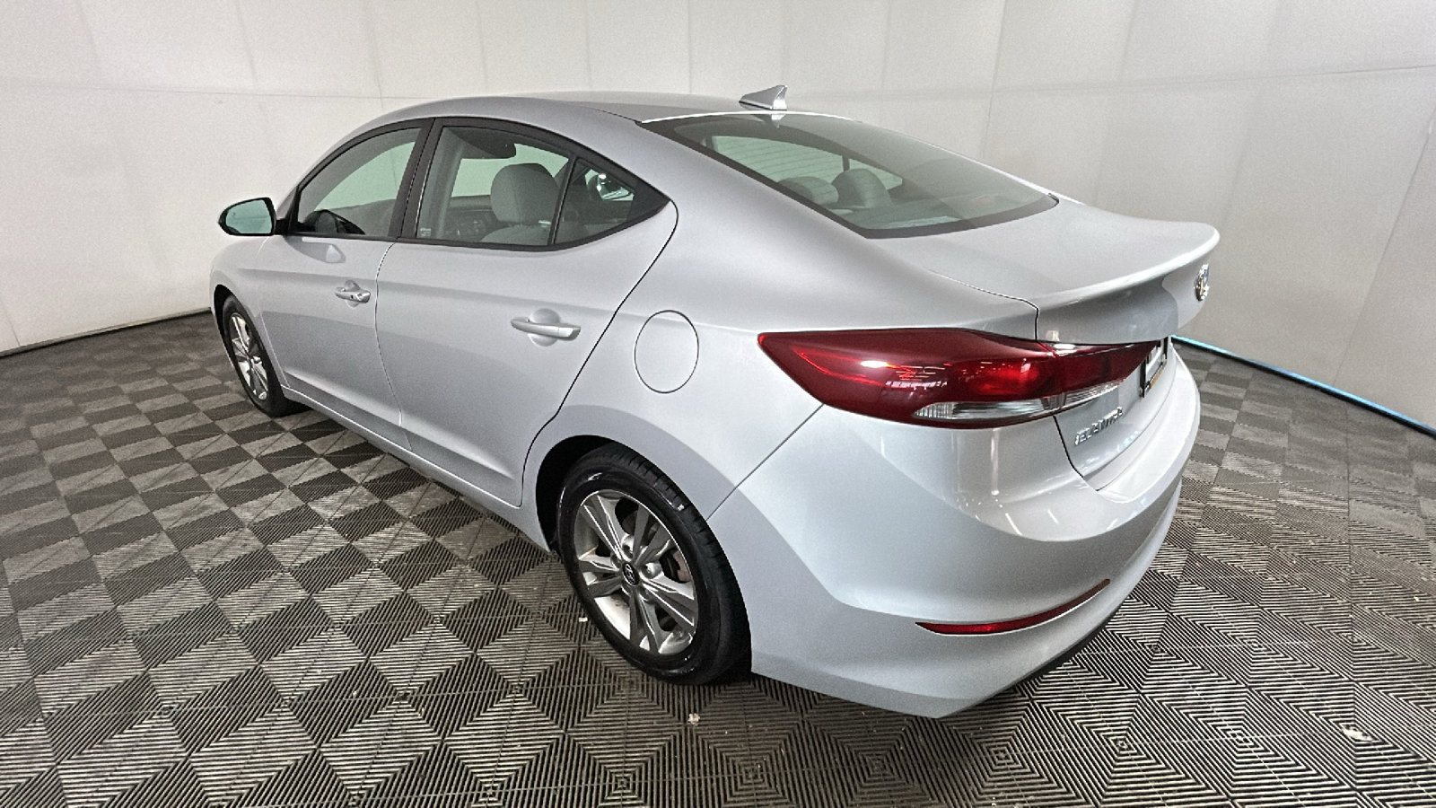 Used 2018 Hyundai Elantra Value Edition w/ Cargo Package FWD image 5