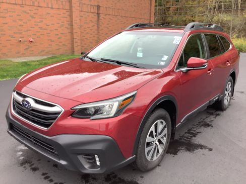 Used 2022 Subaru Outback Premium image 7