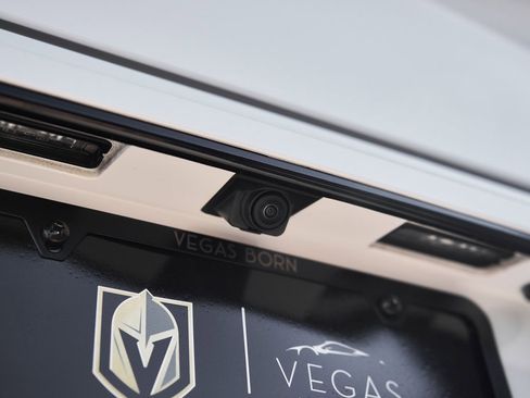 Used 2023 Bentley Continental GT Azure image 12