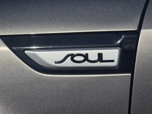 Used 2018 Kia Soul ! image 46