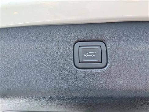 Used 2024 Chevrolet Blazer LT w/ Convenience Package FWD image 13