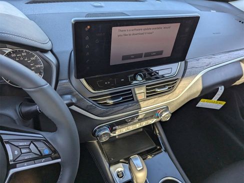 New 2025 Nissan Altima 2.5 SL image 12