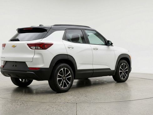 Used 2025 Chevrolet TrailBlazer LT image 9