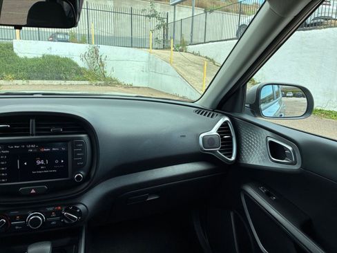 Used 2025 Kia Soul LX w/ LX Technology Package image 33