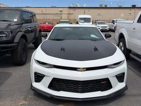 Used 2018 Chevrolet Camaro SS image 2