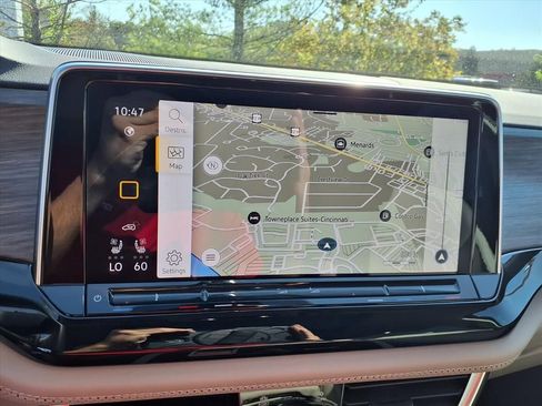 Used 2025 Volkswagen Atlas SEL image 16