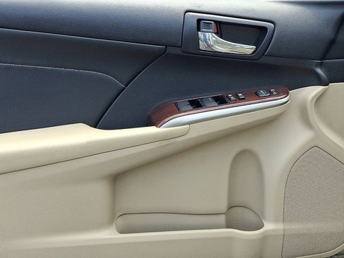 Used 2013 Toyota Camry XLE w/ Leather Pkg FWD image 13