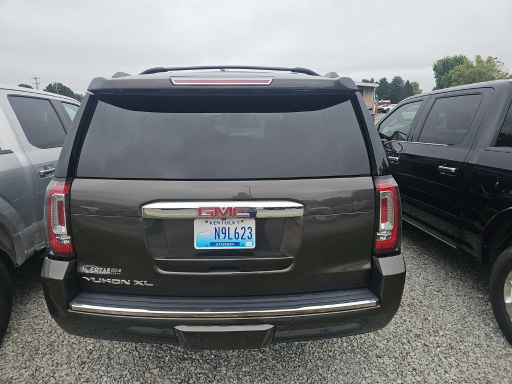 Used 2020 GMC Yukon XL Denali w/ Denali Premium Package AWD/4WD image 9
