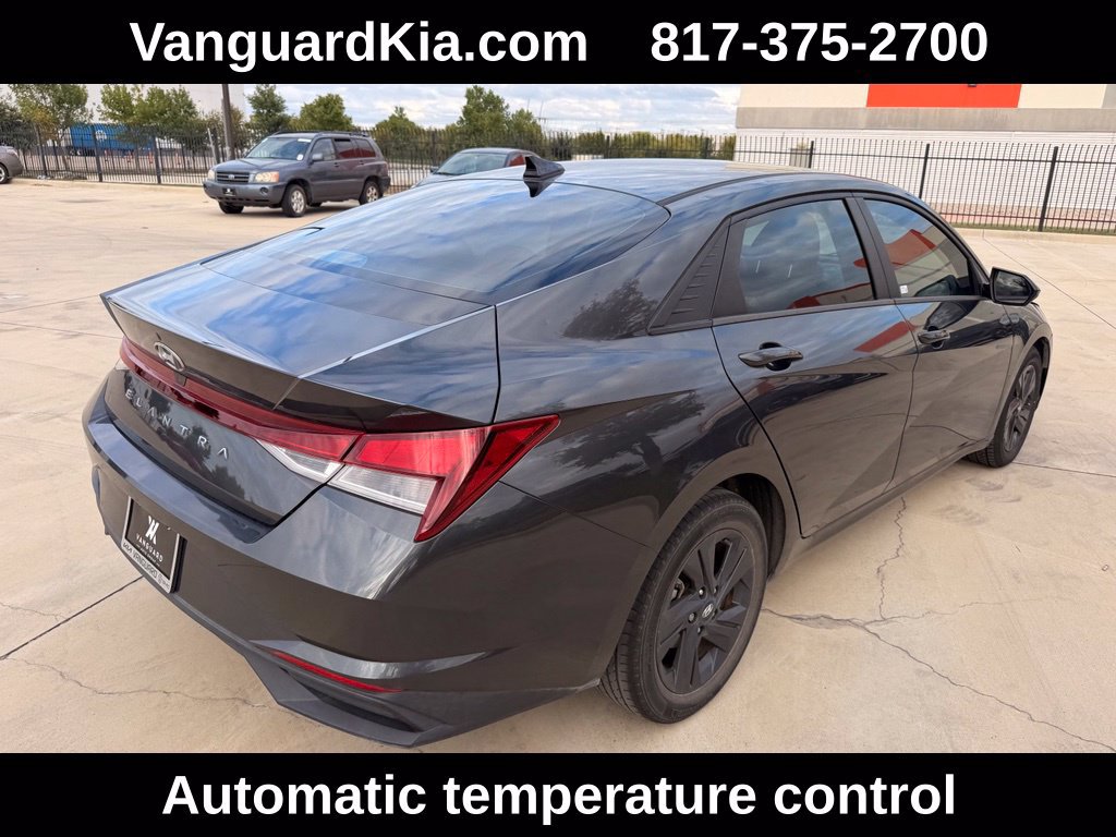 Used 2023 Hyundai Elantra SEL FWD image 4