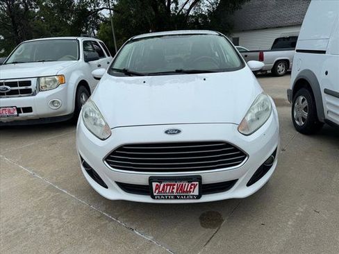 Used 2014 Ford Fiesta Titanium image 2