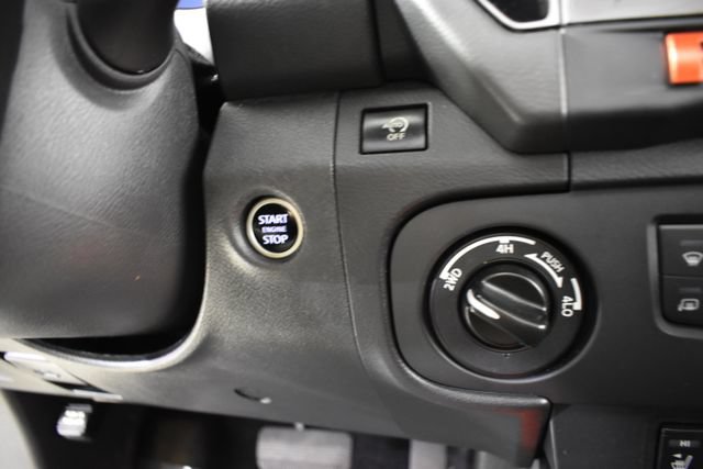 Certified 2025 Nissan Frontier PRO-4X w/ Pro Premium Package AWD/4WD image 19