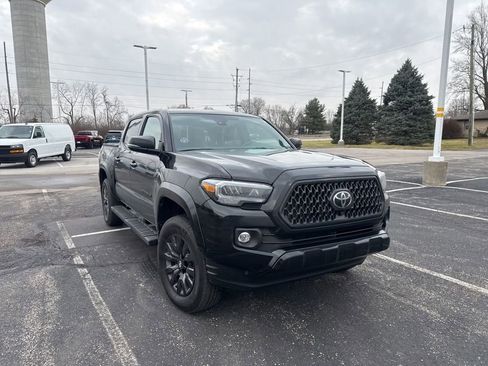 Used 2023 Toyota Tacoma Limited image 6