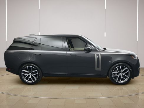 Used 2025 Land Rover Range Rover Long Wheelbase SE AWD/4WD image 24