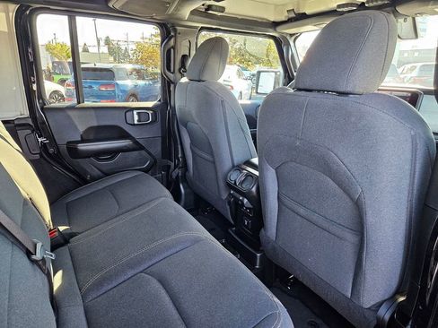 Used 2024 Jeep Wrangler Unlimited Sahara image 35