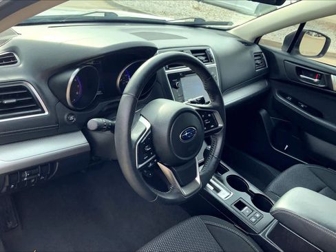 Used 2019 Subaru Outback 2.5i Premium image 17