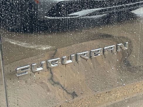 Used 2023 Chevrolet Suburban RST AWD/4WD image 32