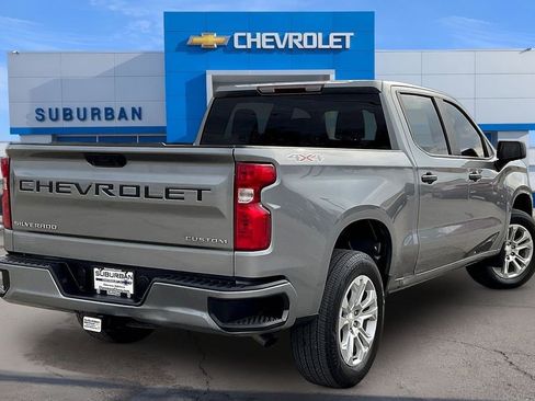 Used 2023 Chevrolet Silverado 1500 Custom image 2