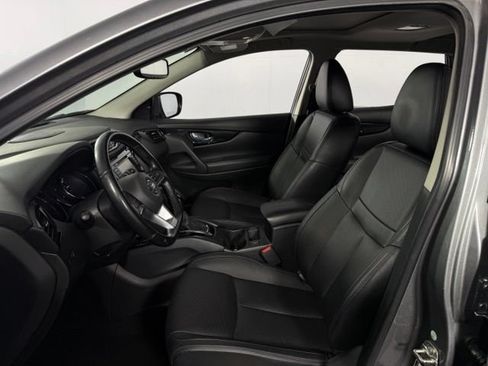 Used 2022 Nissan Rogue Sport SL w/ Premium Package FWD image 15