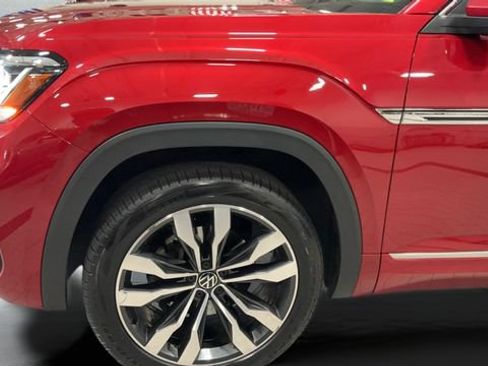 Used 2020 Volkswagen Atlas Cross Sport SEL R-Line AWD/4WD image 34