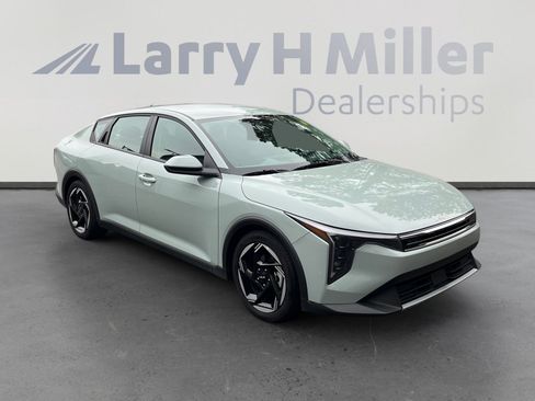 Used 2025 Kia K4 EX image 7