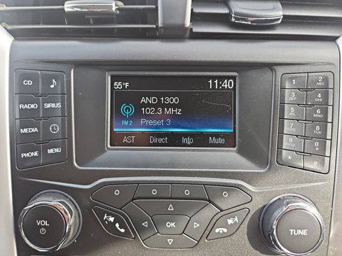 Used 2016 Ford Fusion SE image 26