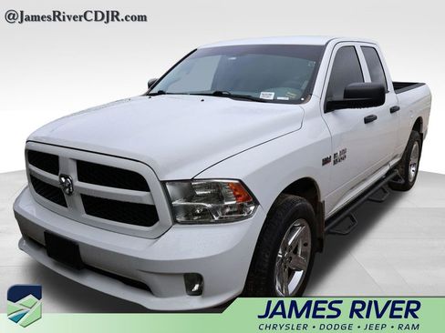 Used 2017 RAM 1500 Express AWD/4WD image 3