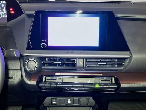 New 2026 Toyota Prius Plug-In Hybrid image 9