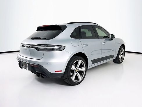 Certified 2023 Porsche Macan image 7