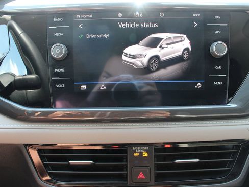 Used 2022 Volkswagen Taos SEL image 29