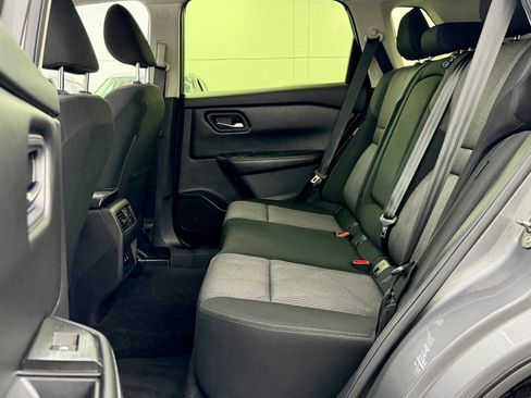 Used 2024 Nissan Rogue SV image 11