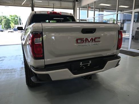 New 2026 GMC Canyon AT4 AWD/4WD image 6