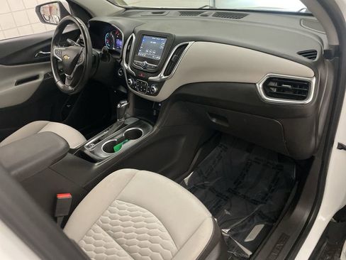 Used 2019 Chevrolet Equinox LT w/ Driver Convenience Package image 21