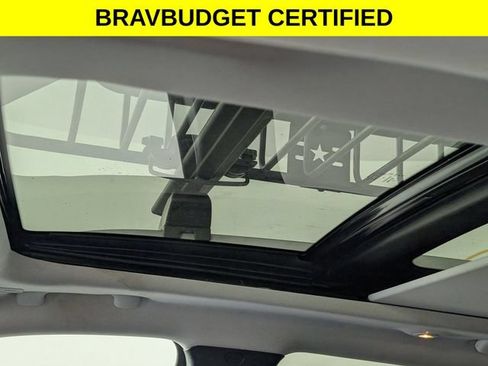Used 2019 Jeep Cherokee Latitude Plus w/ Comfort/Convenience Group AWD/4WD image 12