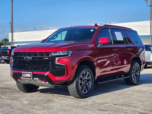 Used 2023 Chevrolet Tahoe Z71 w/ Luxury Package AWD/4WD image 3