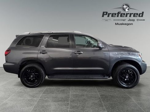 Used 2019 Toyota Sequoia SR5 w/ Premium Package AWD/4WD image 8