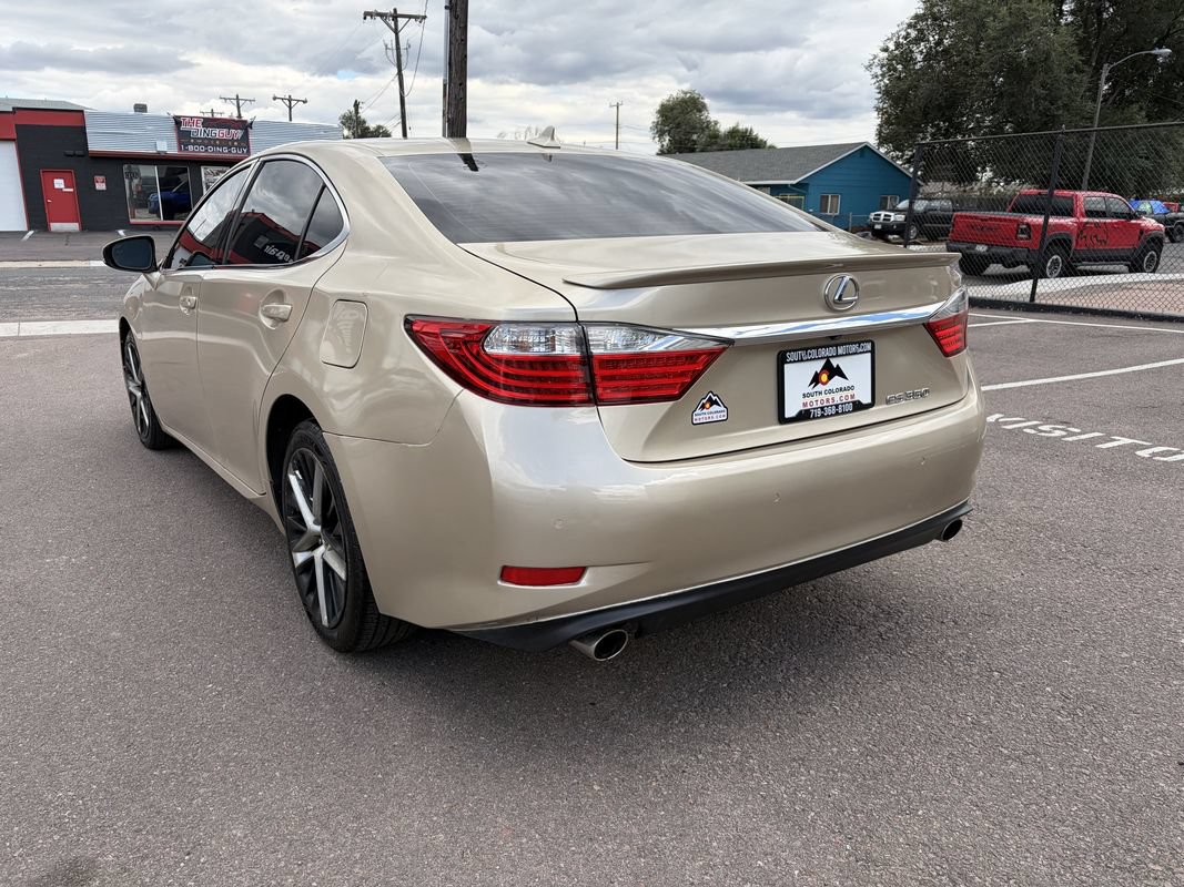 Used 2014 Lexus ES 350 w/ Luxury Package FWD image 5