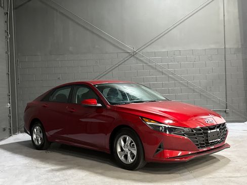 Used 2023 Hyundai Elantra SE FWD image 1
