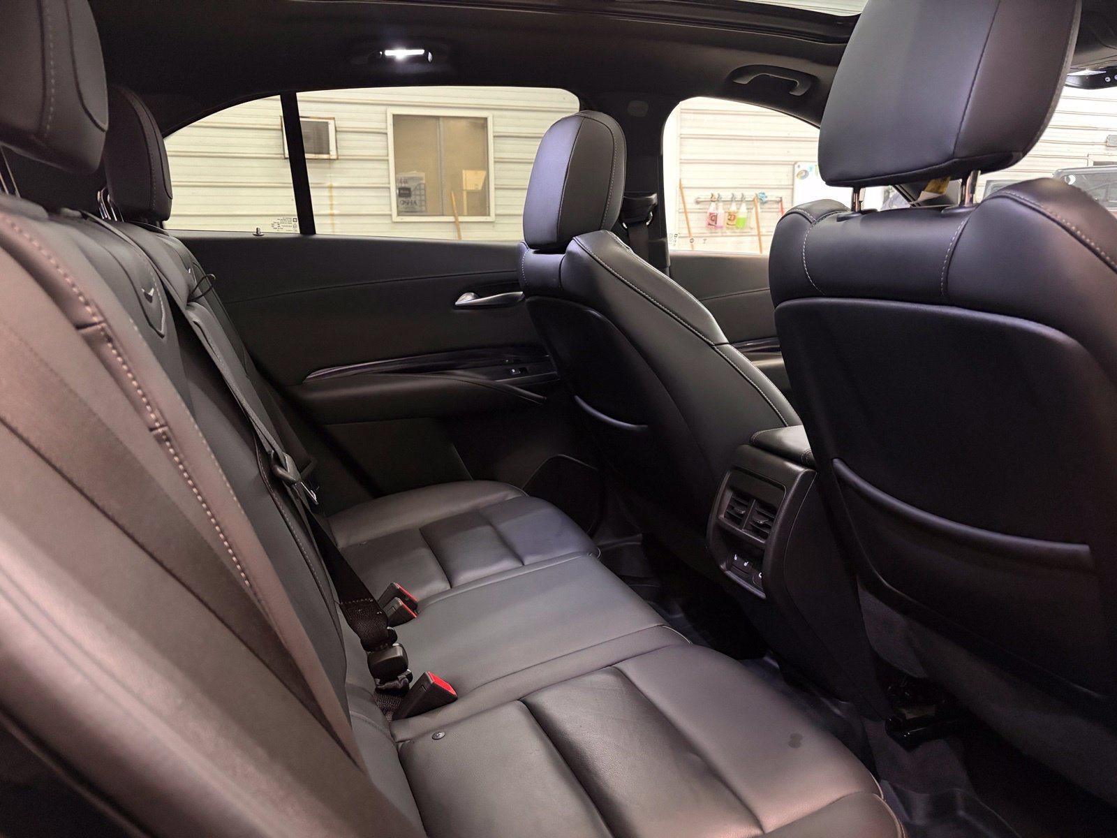 Used 2022 Cadillac XT4 Luxury w/ Cold Weather Package AWD/4WD image 30