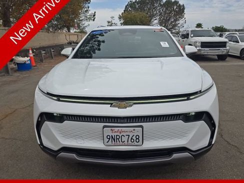 Used 2024 Chevrolet Equinox EV LT FWD image 2