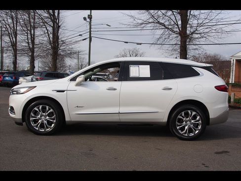 Used 2019 Buick Enclave Avenir w/ Avenir Technology Package image 9