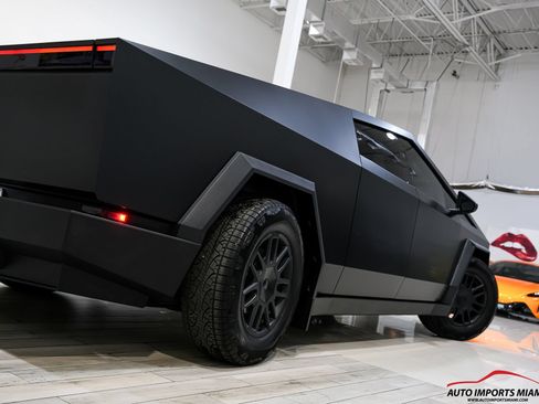 Used 2026 Tesla Cybertruck AWD Crew Cab image 35